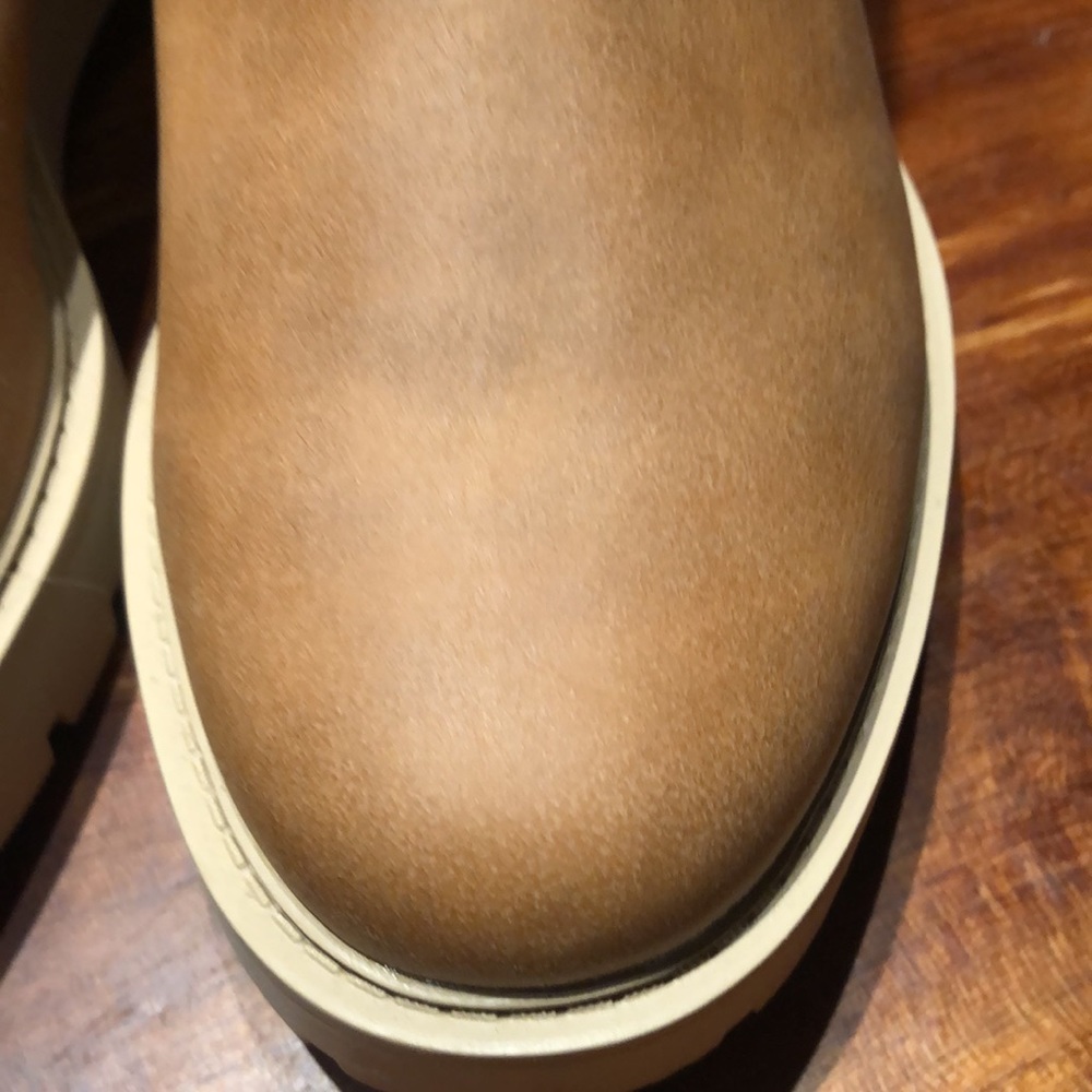 Boots - Picture 6 of 6